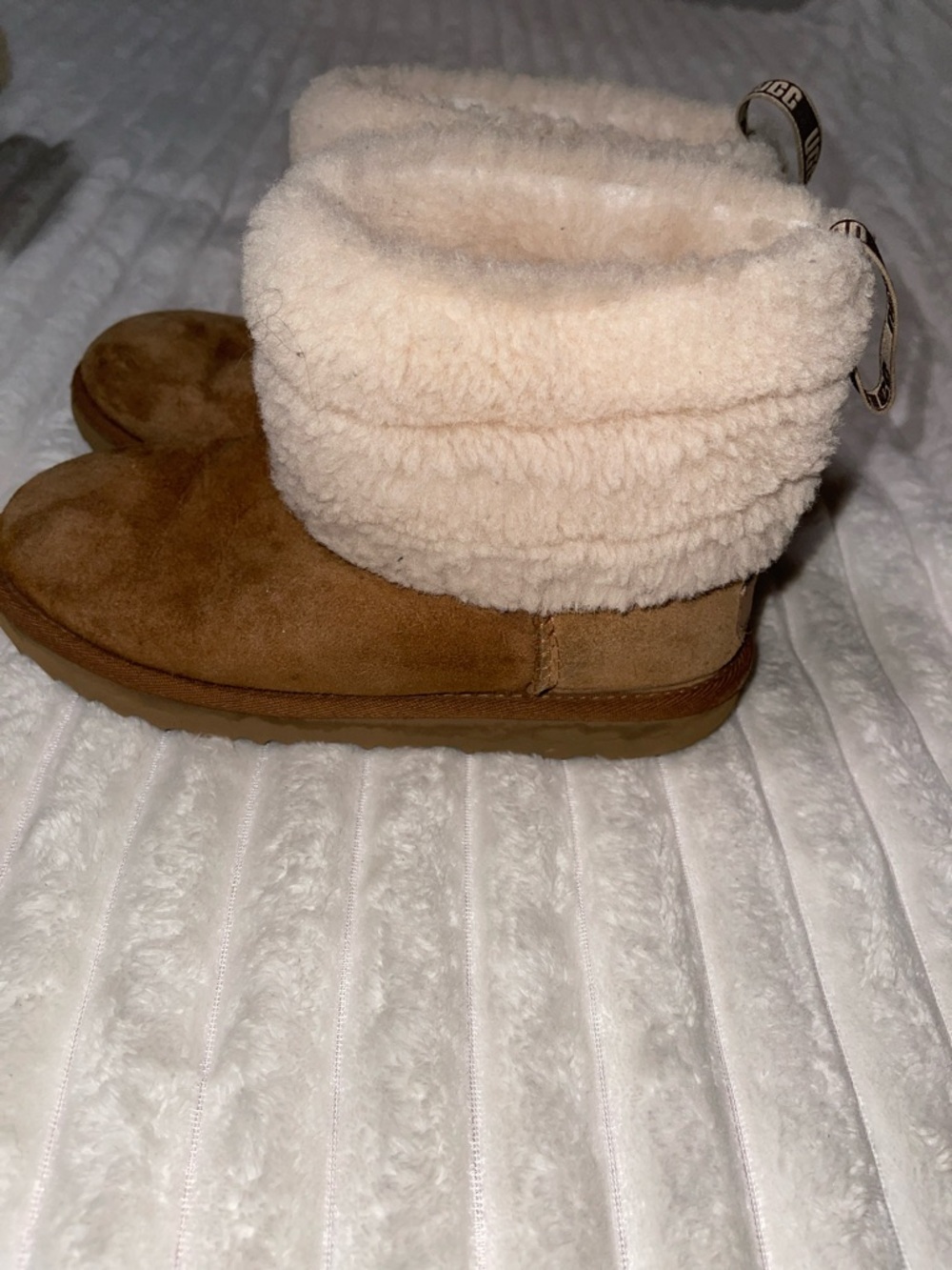 UGG Kids Fluff Mini Quilted Boots | Size 3 Kids - Picture 4 of 11